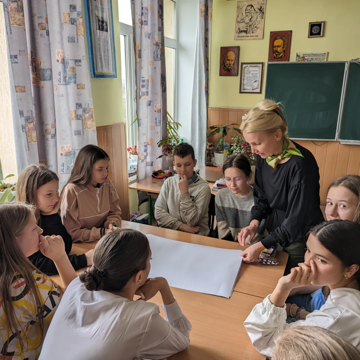 Учні 7-В класу спільно з соціальним педагогом п.Вікторією Бондарчук працювали над важливою темою 1 1000002340