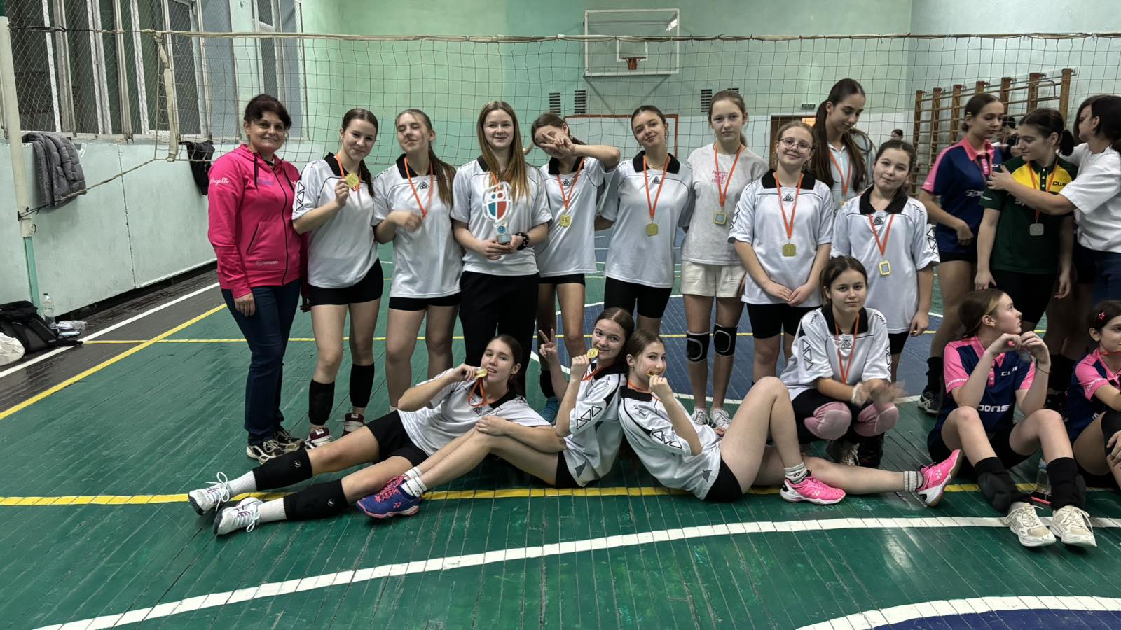 І знову перемога у волейболі. 1 2653